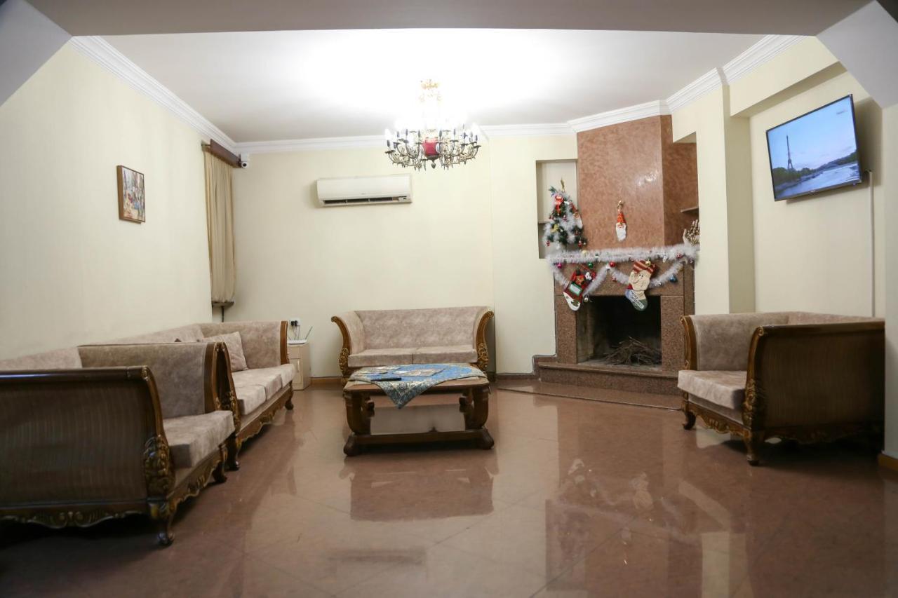 7 Star Bed and Breakfast Tbilisi Exteriör bild