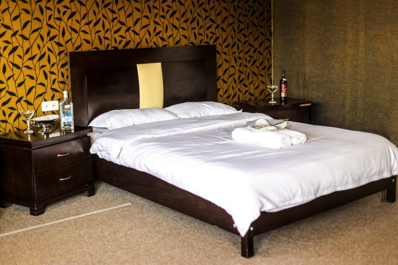 7 Star Bed and Breakfast Tbilisi Exteriör bild